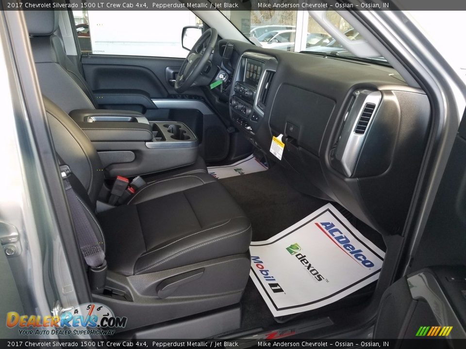 2017 Chevrolet Silverado 1500 LT Crew Cab 4x4 Pepperdust Metallic / Jet Black Photo #16