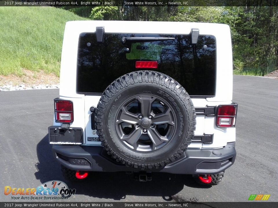 2017 Jeep Wrangler Unlimited Rubicon 4x4 Bright White / Black Photo #7