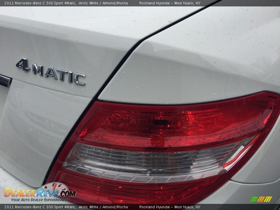 2011 Mercedes-Benz C 300 Sport 4Matic Arctic White / Almond/Mocha Photo #22