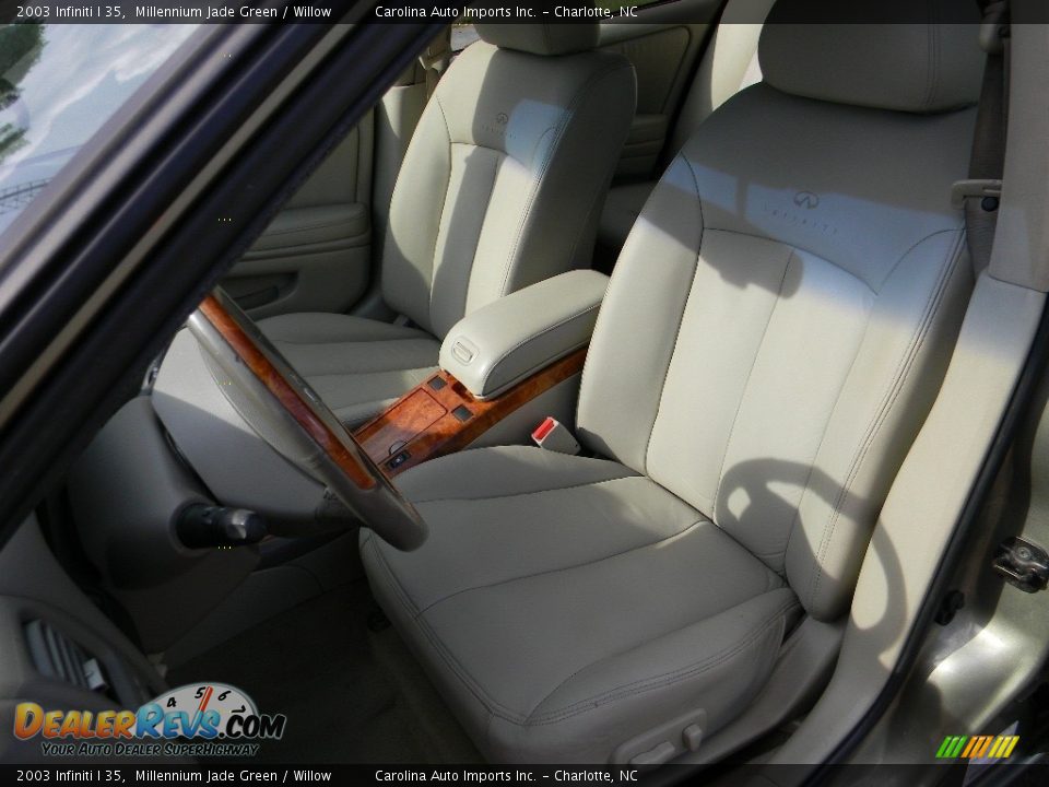 Front Seat of 2003 Infiniti I 35 Photo #18