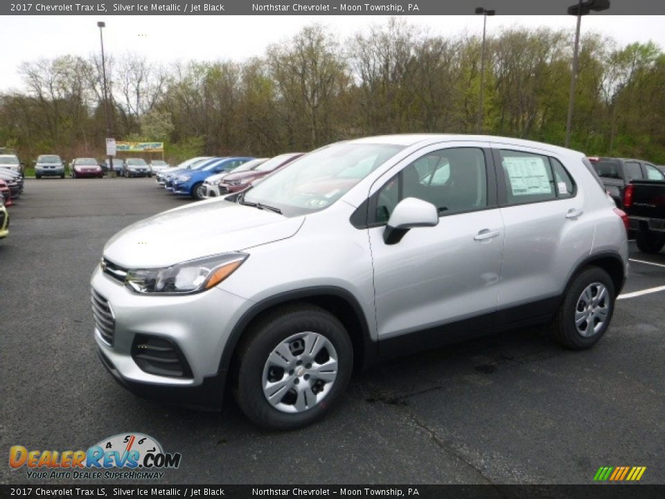 Front 3/4 View of 2017 Chevrolet Trax LS Photo #1