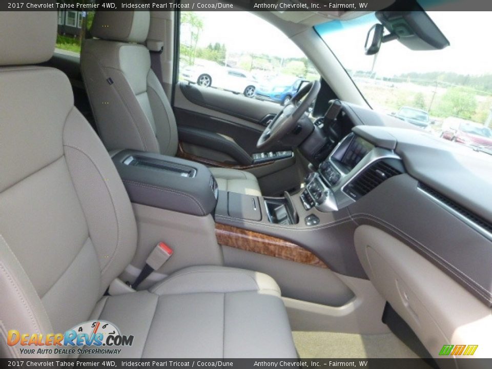 2017 Chevrolet Tahoe Premier 4WD Iridescent Pearl Tricoat / Cocoa/Dune Photo #4