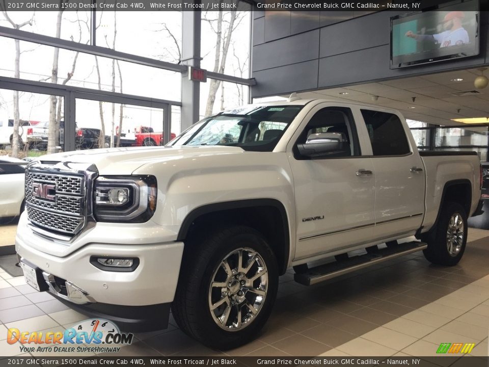 Front 3/4 View of 2017 GMC Sierra 1500 Denali Crew Cab 4WD Photo #1
