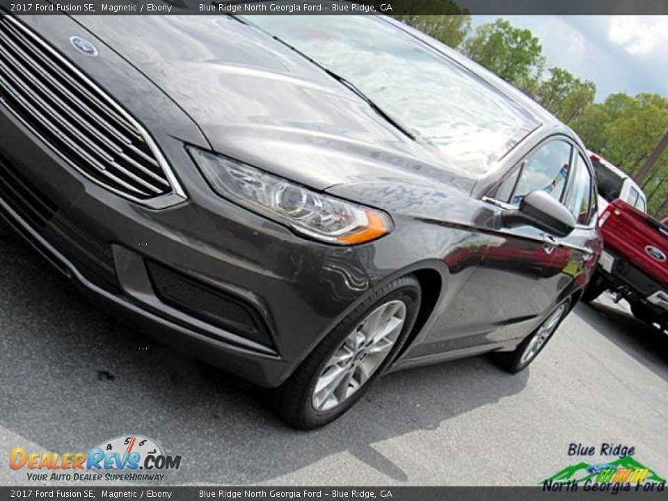 2017 Ford Fusion SE Magnetic / Ebony Photo #31
