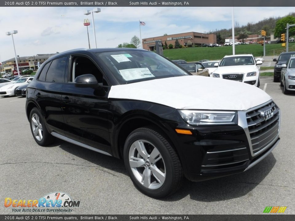 Front 3/4 View of 2018 Audi Q5 2.0 TFSI Premium quattro Photo #7