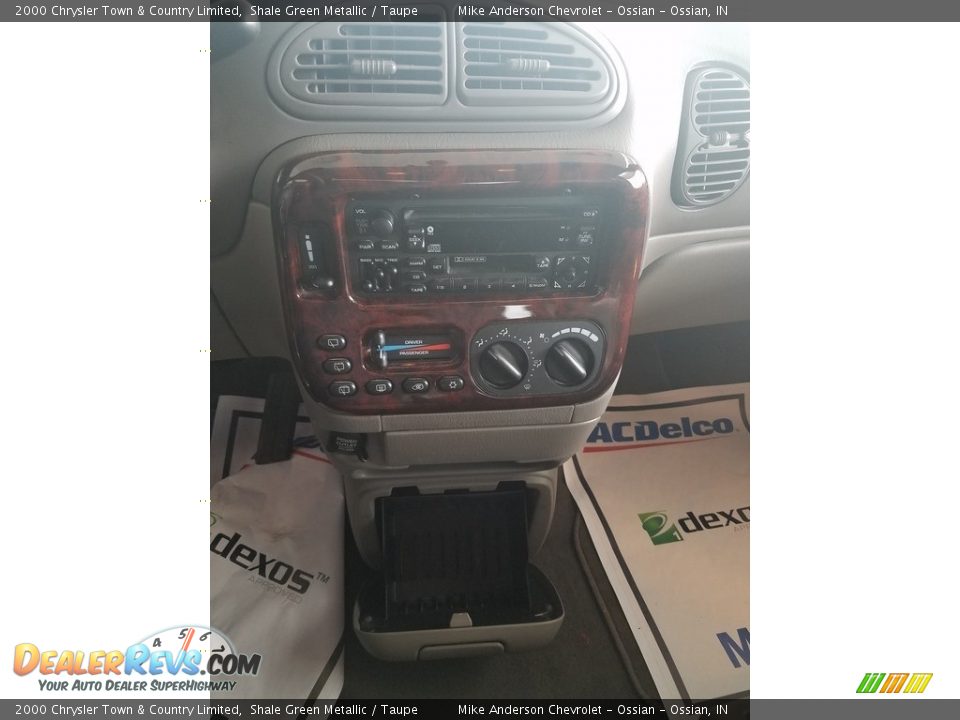 2000 Chrysler Town & Country Limited Shale Green Metallic / Taupe Photo #15