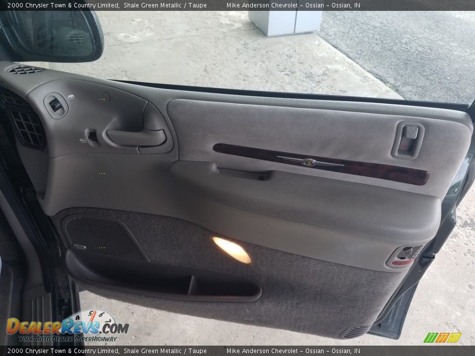 2000 Chrysler Town & Country Limited Shale Green Metallic / Taupe Photo #26