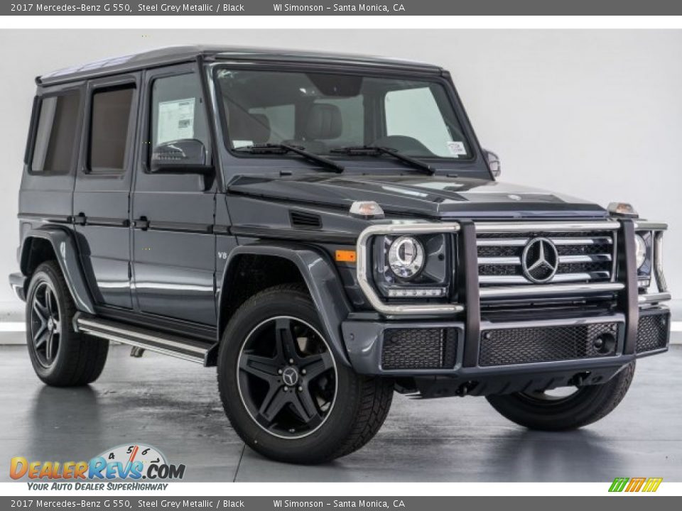 Front 3/4 View of 2017 Mercedes-Benz G 550 Photo #12