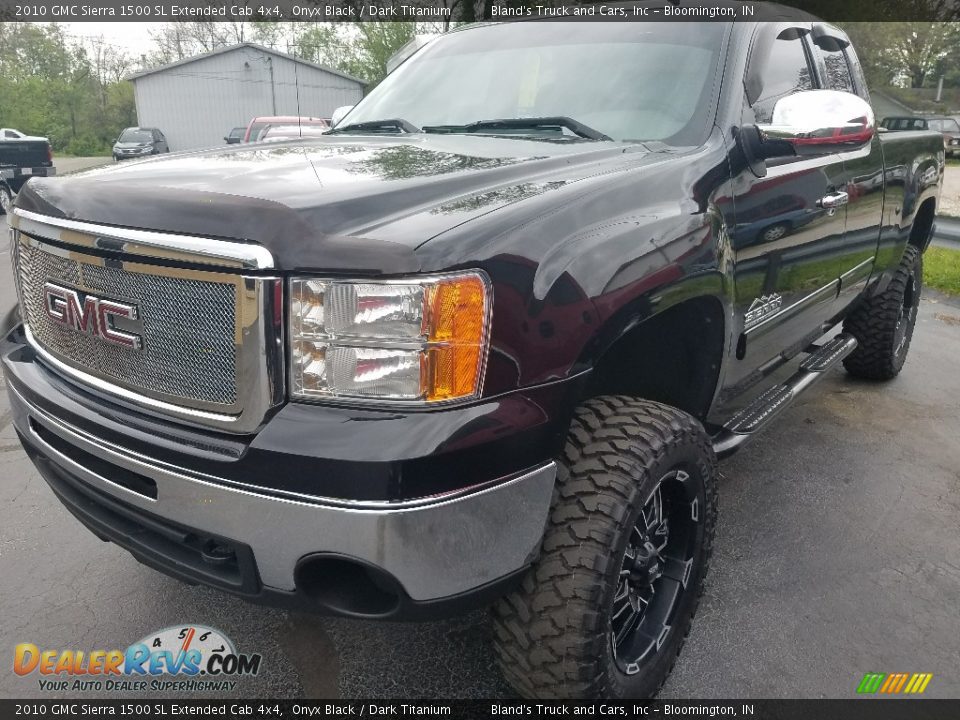 Front 3/4 View of 2010 GMC Sierra 1500 SL Extended Cab 4x4 Photo #1