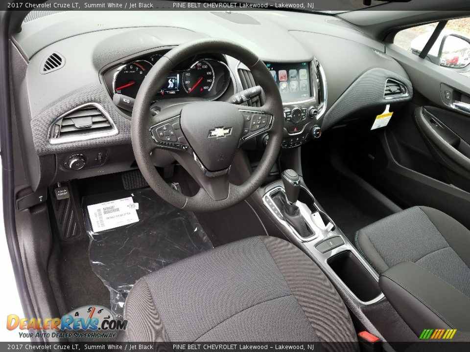 2017 Chevrolet Cruze LT Summit White / Jet Black Photo #9