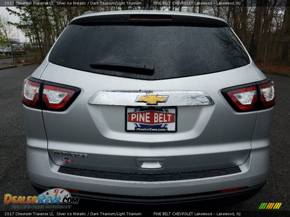 2017 Chevrolet Traverse LS Silver Ice Metallic / Dark Titanium/Light Titanium Photo #5