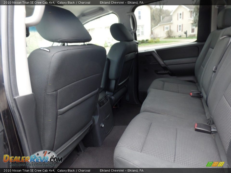 2010 Nissan Titan SE Crew Cab 4x4 Galaxy Black / Charcoal Photo #14