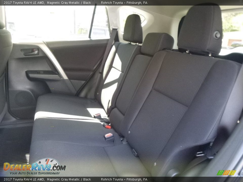 2017 Toyota RAV4 LE AWD Magnetic Gray Metallic / Black Photo #7