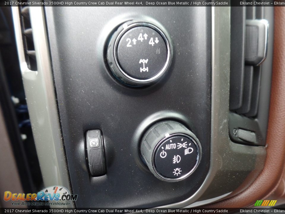Controls of 2017 Chevrolet Silverado 3500HD High Country Crew Cab Dual Rear Wheel 4x4 Photo #25