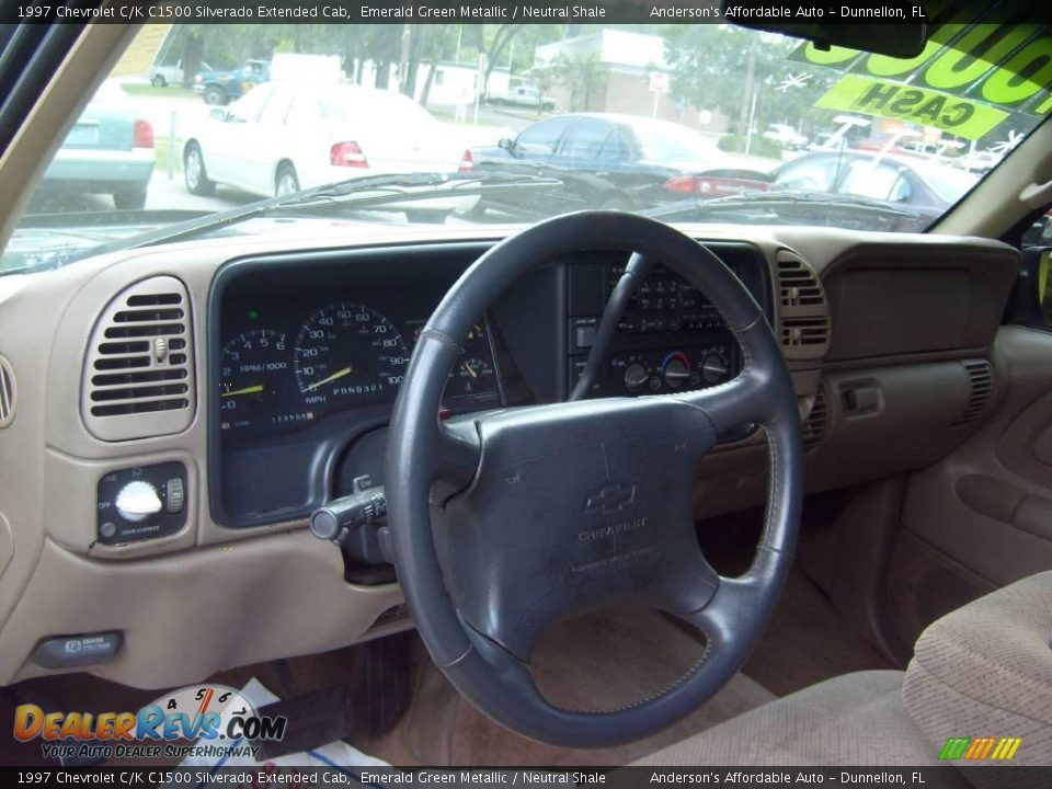 1997 Chevrolet C/K C1500 Silverado Extended Cab Emerald Green Metallic / Neutral Shale Photo #17