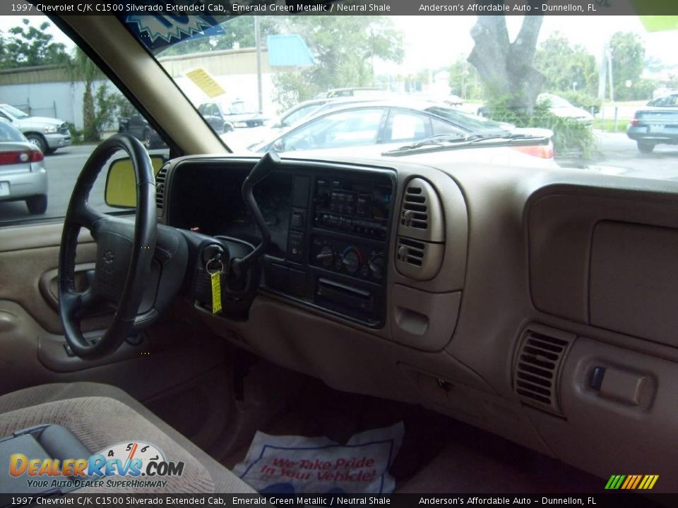 1997 Chevrolet C/K C1500 Silverado Extended Cab Emerald Green Metallic / Neutral Shale Photo #18