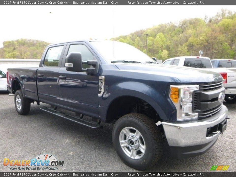 2017 Ford F250 Super Duty XL Crew Cab 4x4 Blue Jeans / Medium Earth Gray Photo #3