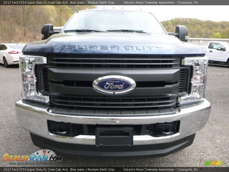 2017 Ford F250 Super Duty XL Crew Cab 4x4 Blue Jeans / Medium Earth Gray Photo #4