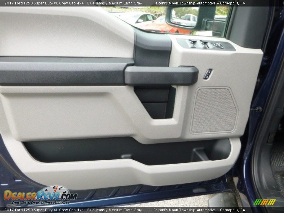 2017 Ford F250 Super Duty XL Crew Cab 4x4 Blue Jeans / Medium Earth Gray Photo #11