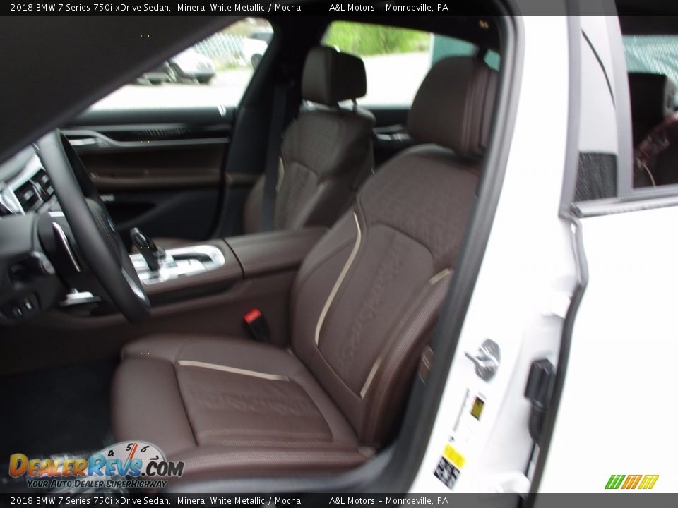 2018 BMW 7 Series 750i xDrive Sedan Mineral White Metallic / Mocha Photo #12