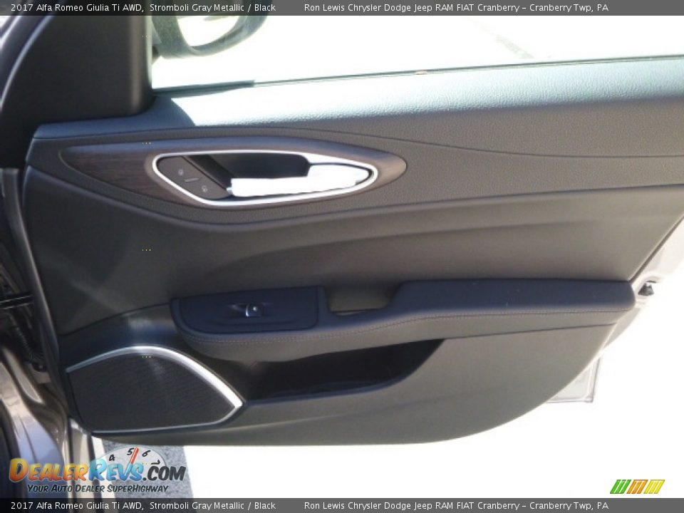 2017 Alfa Romeo Giulia Ti AWD Stromboli Gray Metallic / Black Photo #14