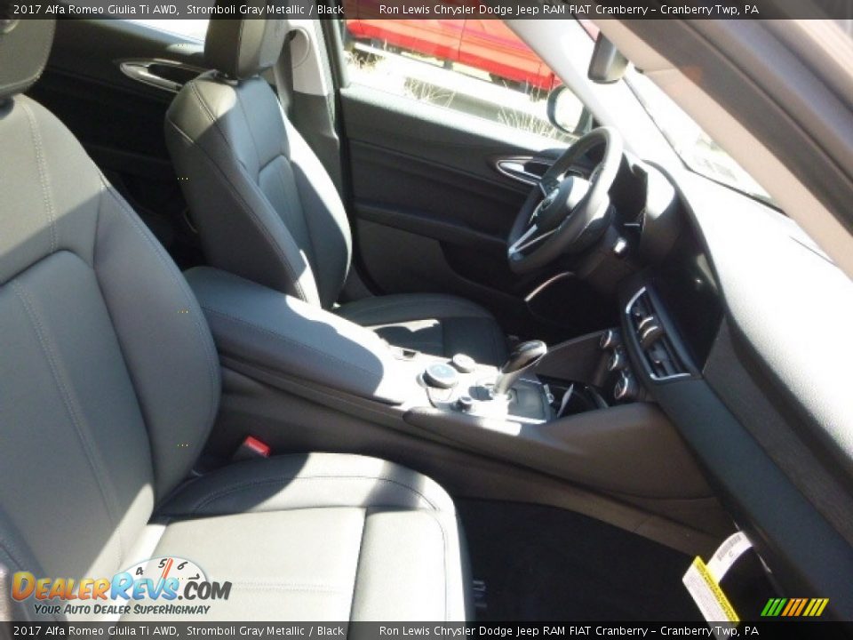 2017 Alfa Romeo Giulia Ti AWD Stromboli Gray Metallic / Black Photo #15