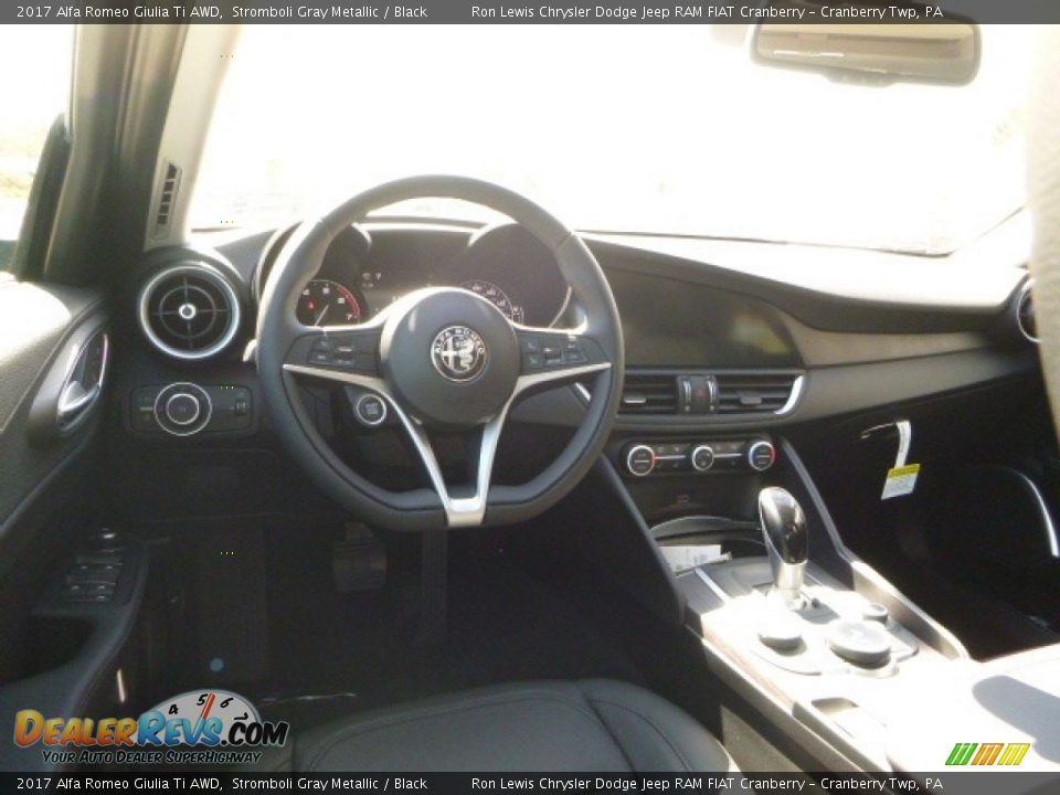 2017 Alfa Romeo Giulia Ti AWD Stromboli Gray Metallic / Black Photo #18