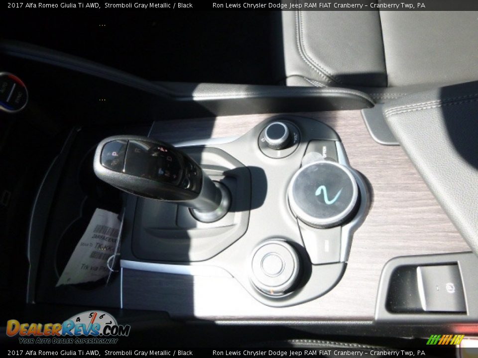 2017 Alfa Romeo Giulia Ti AWD Stromboli Gray Metallic / Black Photo #24