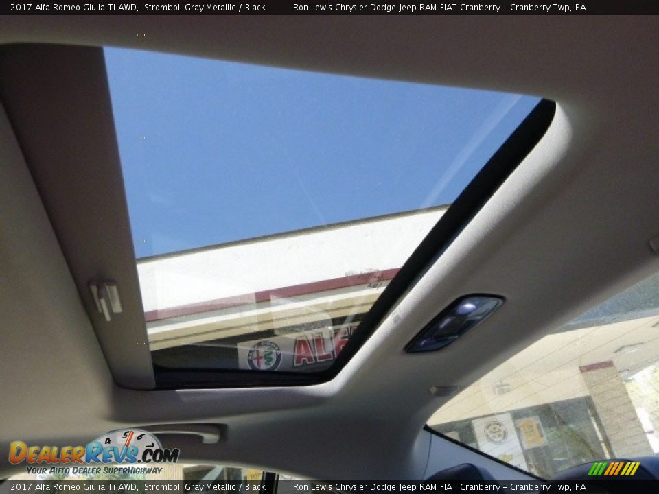 2017 Alfa Romeo Giulia Ti AWD Stromboli Gray Metallic / Black Photo #27