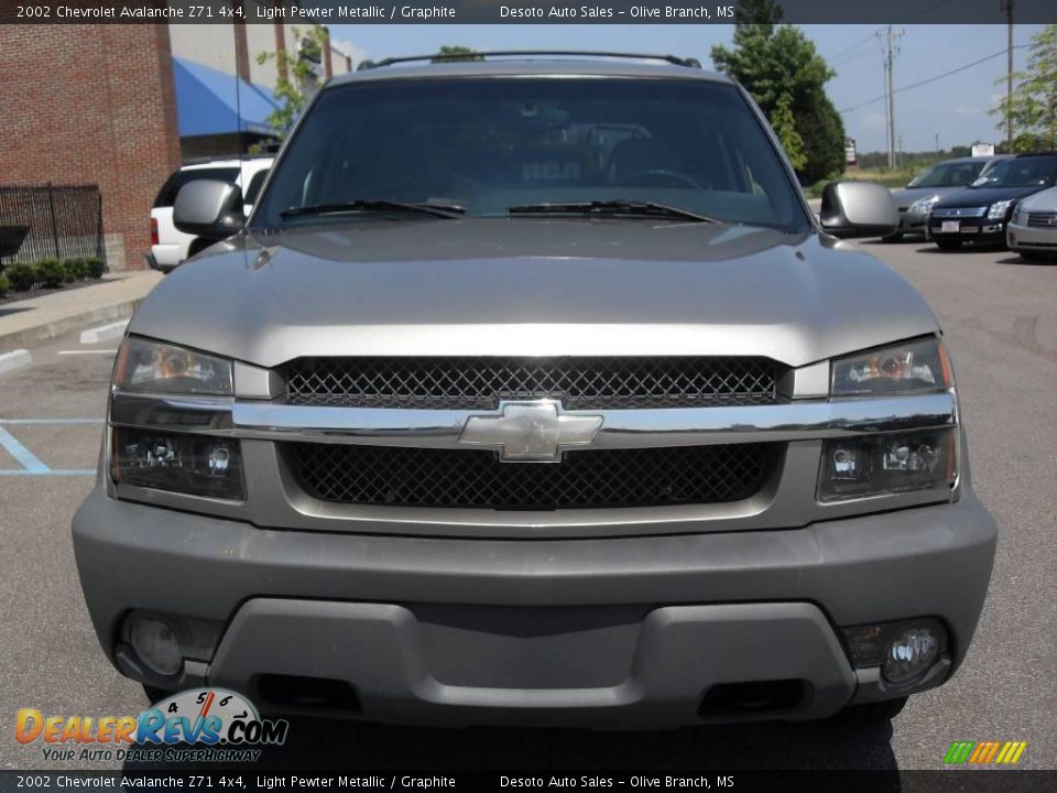 2002 Chevrolet Avalanche Z71 4x4 Light Pewter Metallic / Graphite Photo #3