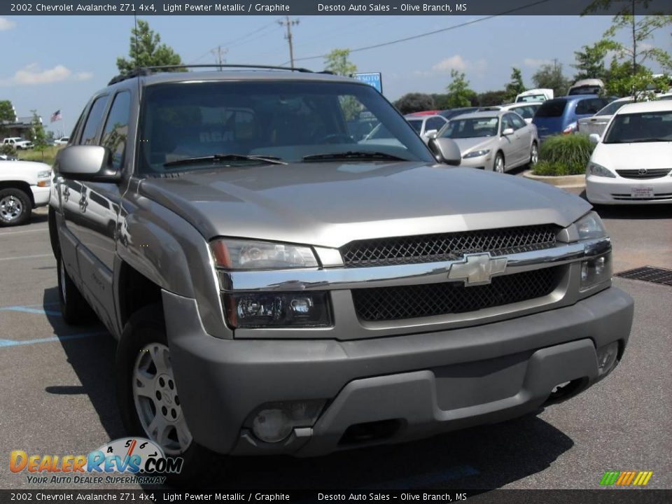 2002 Chevrolet Avalanche Z71 4x4 Light Pewter Metallic / Graphite Photo #4