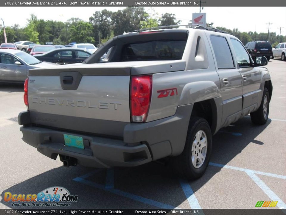 2002 Chevrolet Avalanche Z71 4x4 Light Pewter Metallic / Graphite Photo #6
