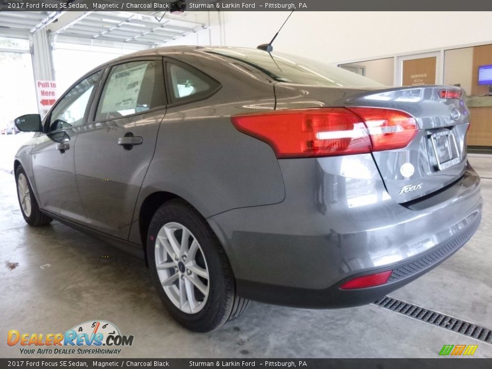 2017 Ford Focus SE Sedan Magnetic / Charcoal Black Photo #4
