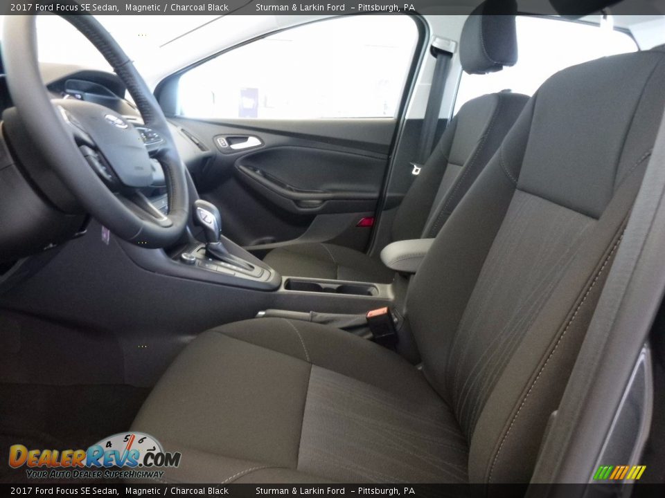 2017 Ford Focus SE Sedan Magnetic / Charcoal Black Photo #7