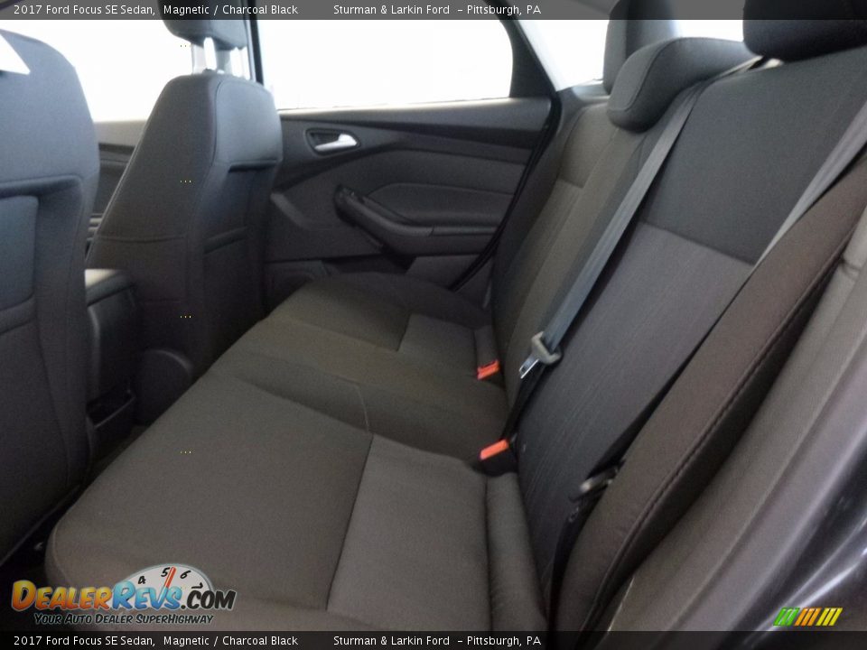 2017 Ford Focus SE Sedan Magnetic / Charcoal Black Photo #8