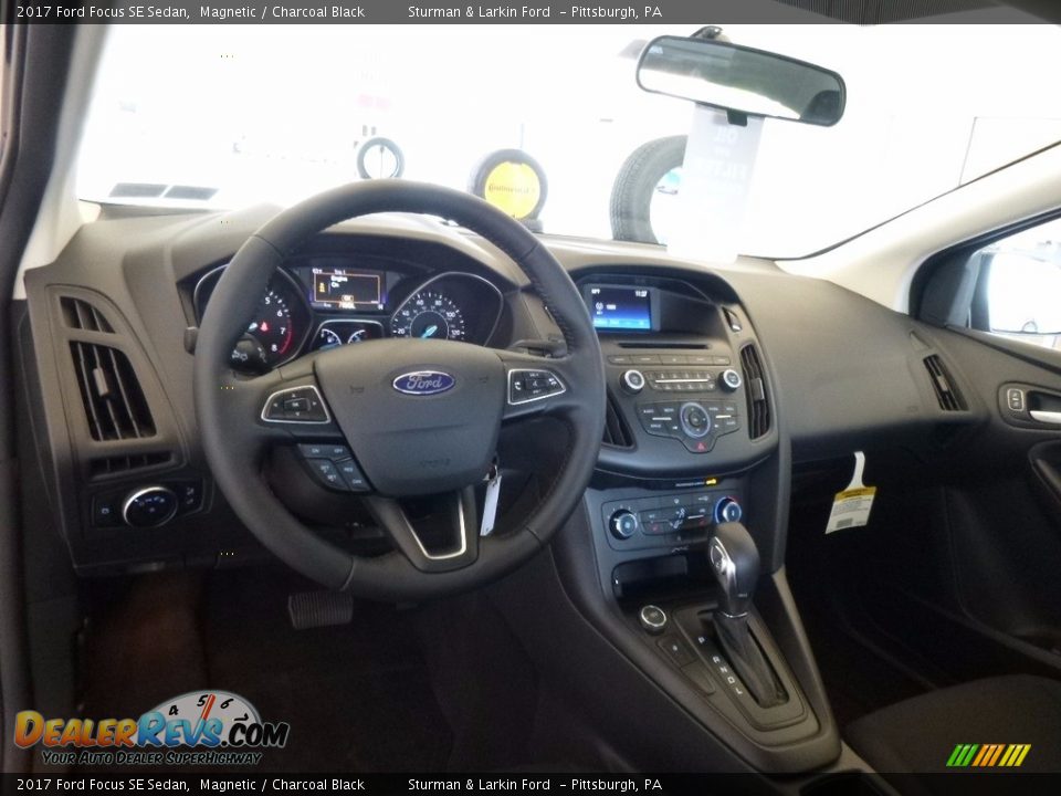 2017 Ford Focus SE Sedan Magnetic / Charcoal Black Photo #9