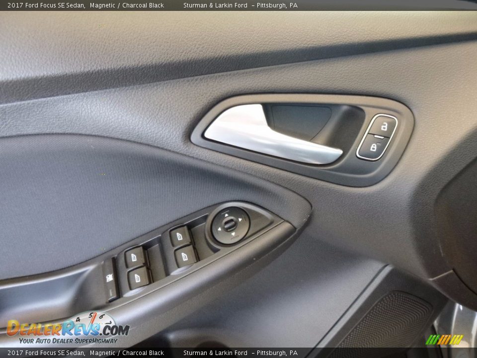 2017 Ford Focus SE Sedan Magnetic / Charcoal Black Photo #10