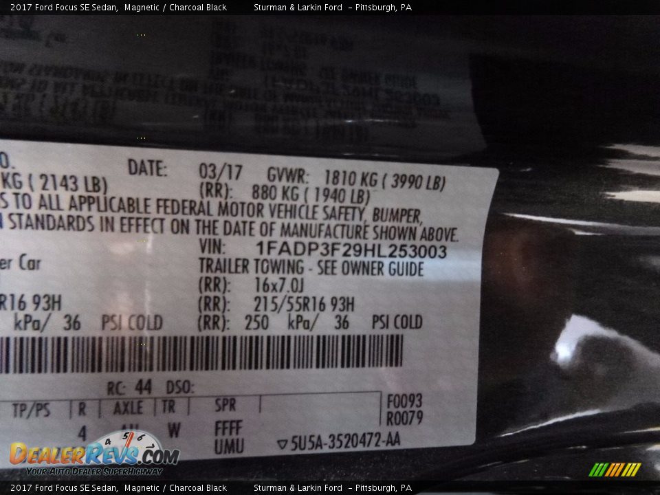 2017 Ford Focus SE Sedan Magnetic / Charcoal Black Photo #11
