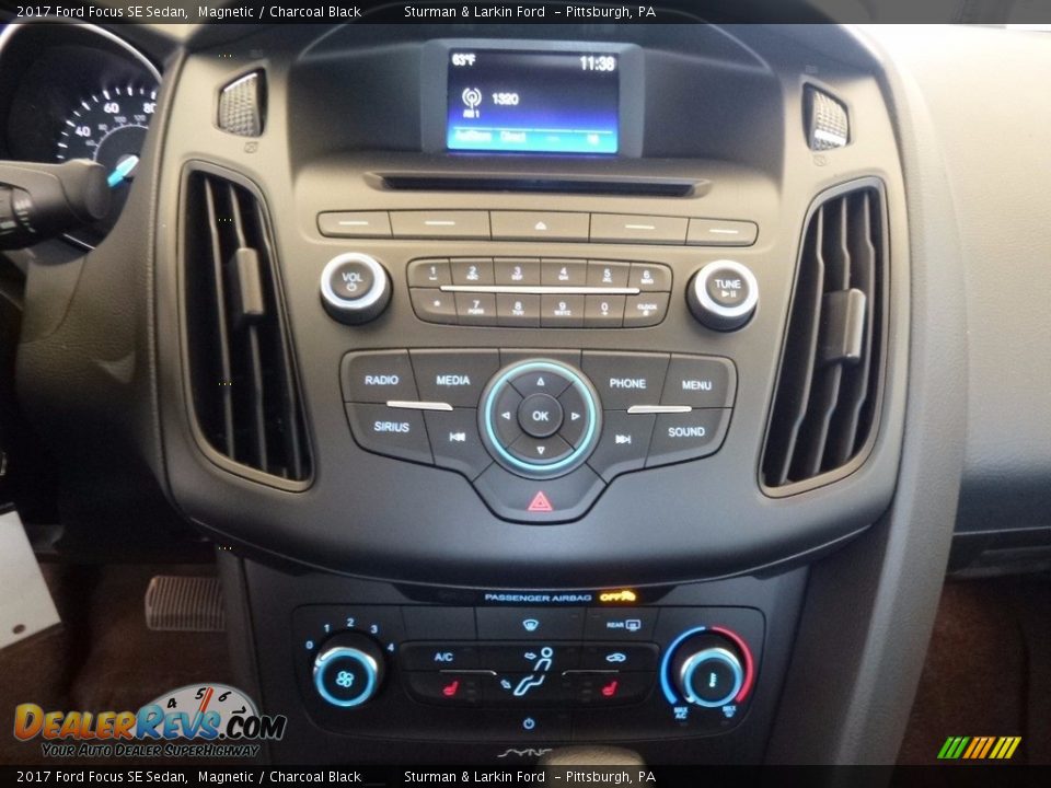2017 Ford Focus SE Sedan Magnetic / Charcoal Black Photo #15