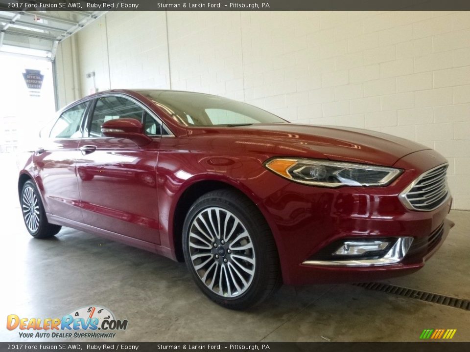Front 3/4 View of 2017 Ford Fusion SE AWD Photo #1