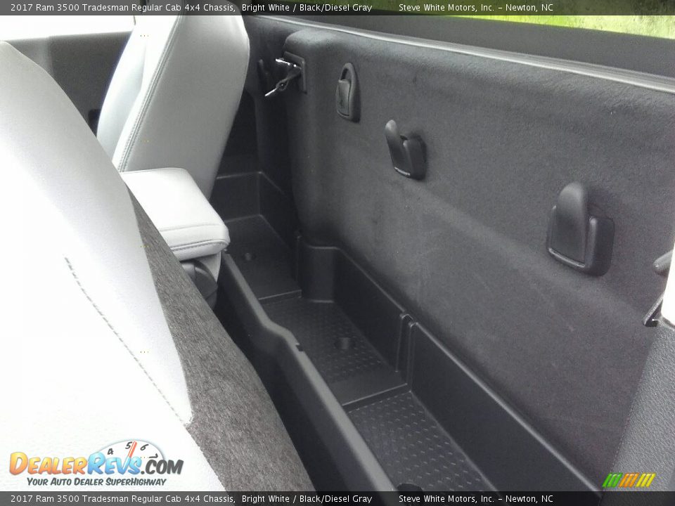 2017 Ram 3500 Tradesman Regular Cab 4x4 Chassis Bright White / Black/Diesel Gray Photo #23