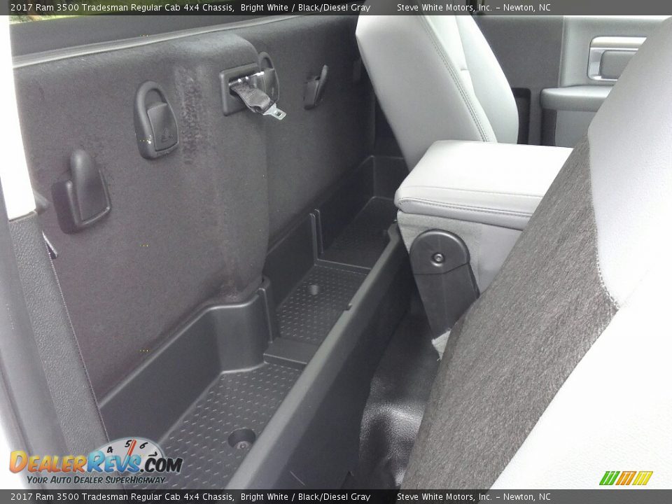 2017 Ram 3500 Tradesman Regular Cab 4x4 Chassis Bright White / Black/Diesel Gray Photo #25