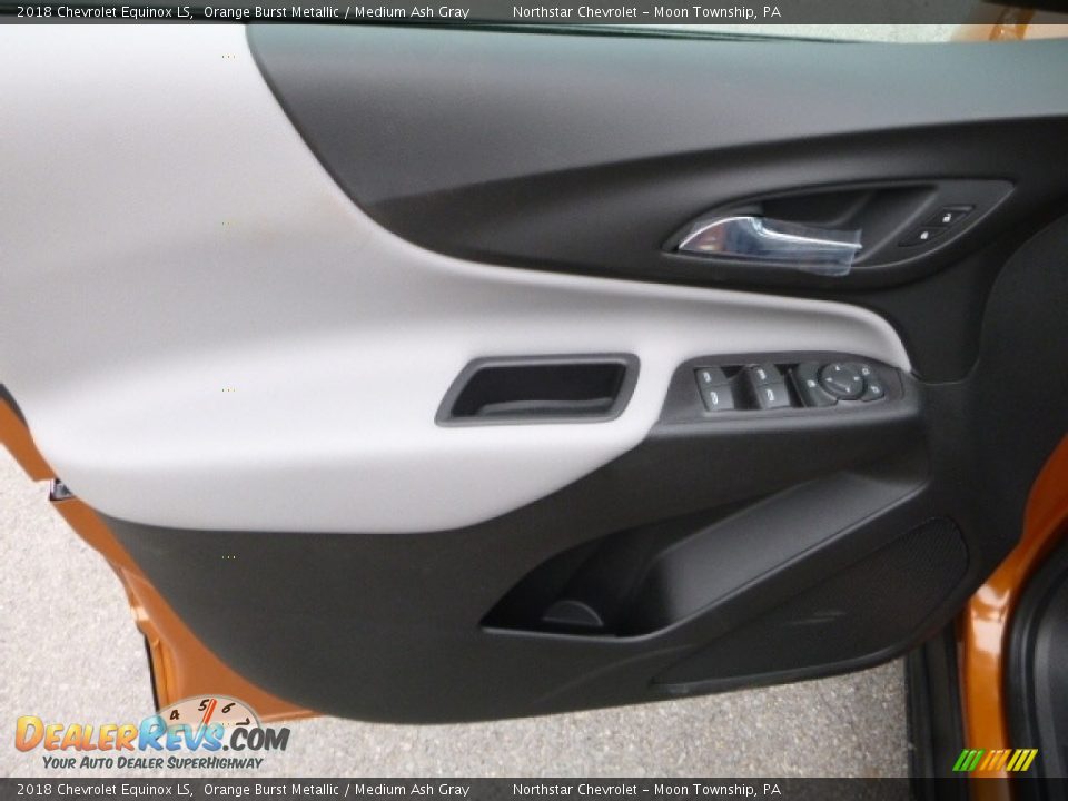 Door Panel of 2018 Chevrolet Equinox LS Photo #16