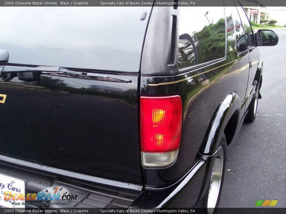 2003 Chevrolet Blazer Xtreme Black / Graphite Photo #10