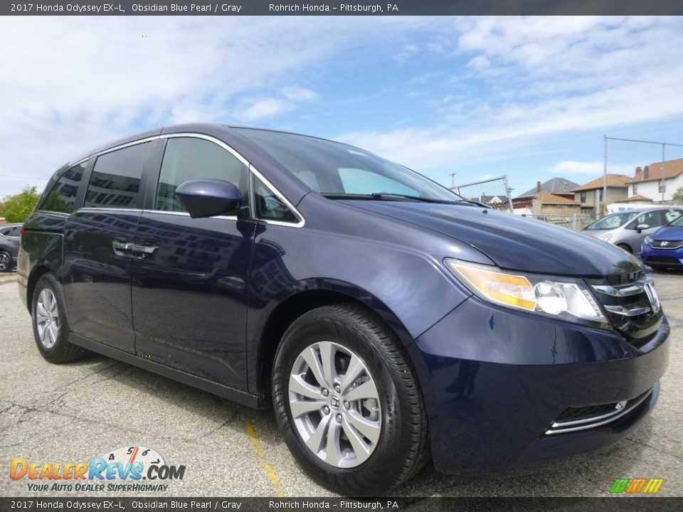 Front 3/4 View of 2017 Honda Odyssey EX-L Photo #1