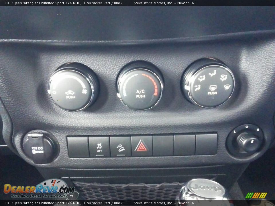 Controls of 2017 Jeep Wrangler Unlimited Sport 4x4 RHD Photo #19
