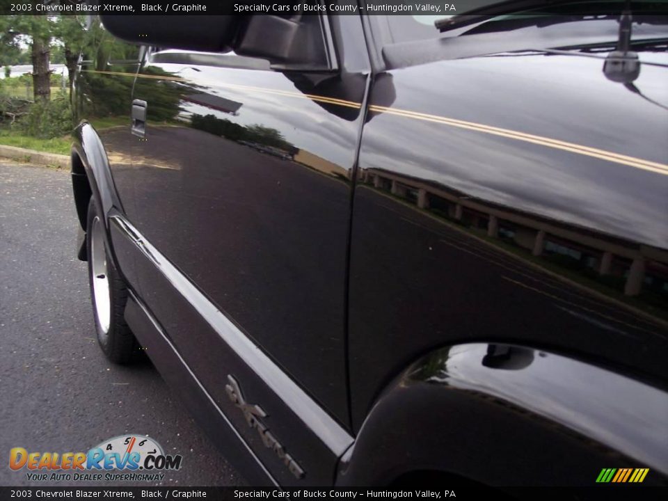 2003 Chevrolet Blazer Xtreme Black / Graphite Photo #25