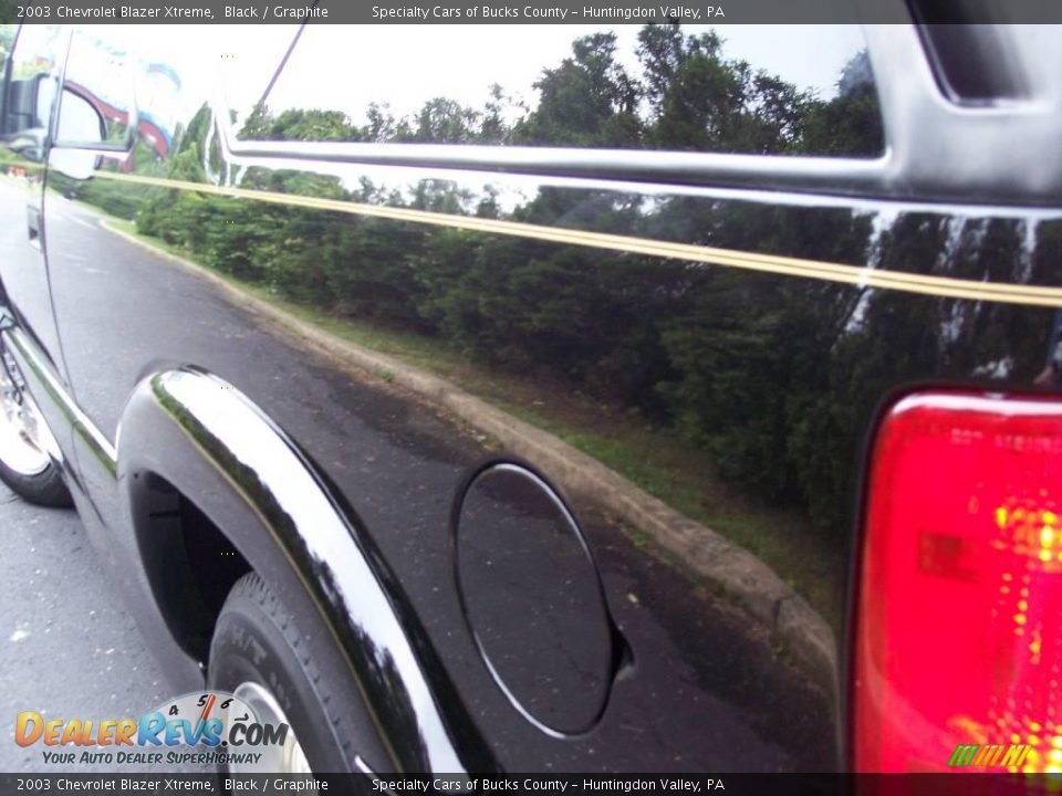 2003 Chevrolet Blazer Xtreme Black / Graphite Photo #28