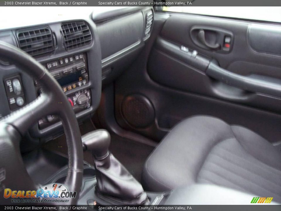2003 Chevrolet Blazer Xtreme Black / Graphite Photo #35