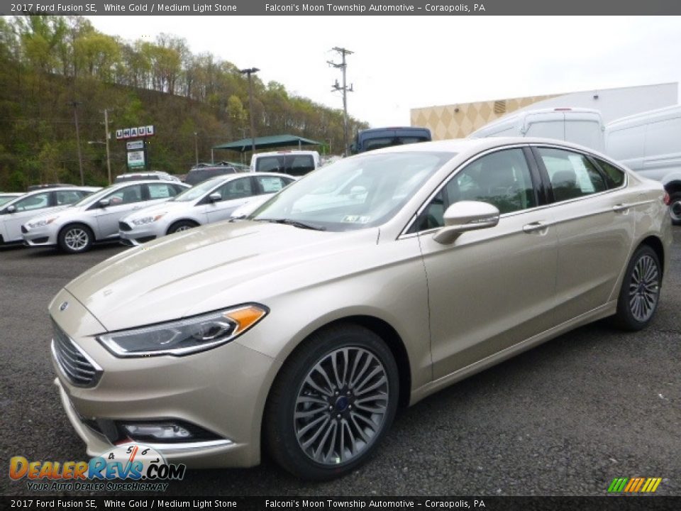 Front 3/4 View of 2017 Ford Fusion SE Photo #5